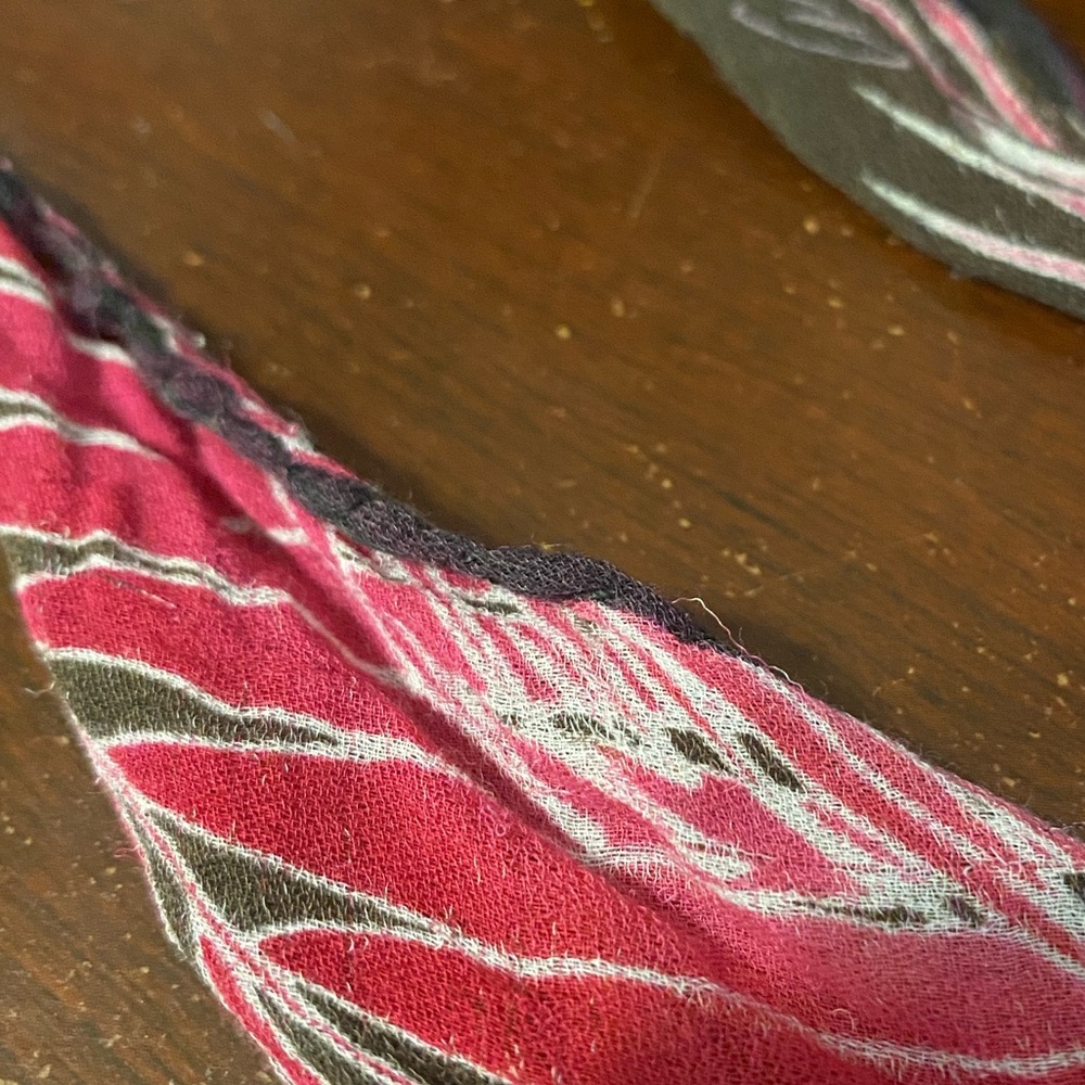 ‼️Slight Damage‼️Gucci Vintage Safari Palm Leaf Patterned Silk Neckerchief Scarf - Picture 11 of 13